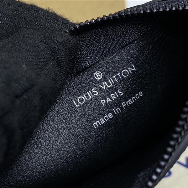 2026122105435574 810